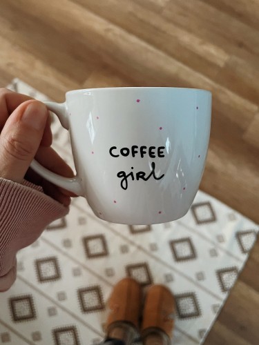 coffee girl 230 out.JPG