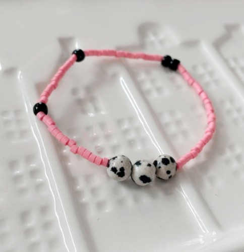 bransoletka ze szklanych koralików i jaspisu bali pink 2.JPG