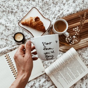 SLOW DOWN ręcznie malowany kubek 350ML